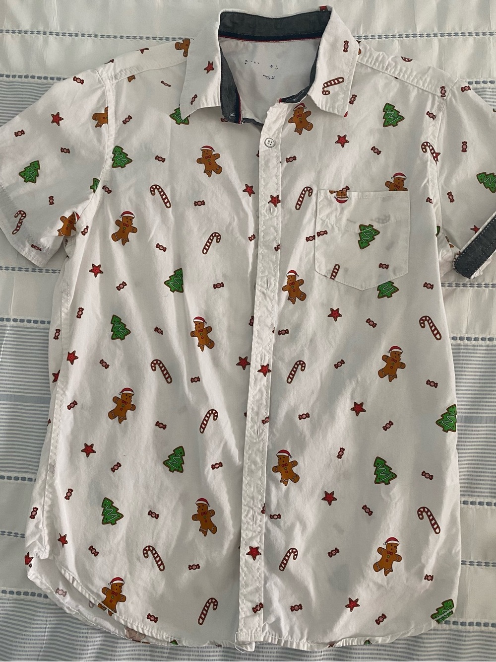 Men's White Short-Sleeve Holiday Print Shirt